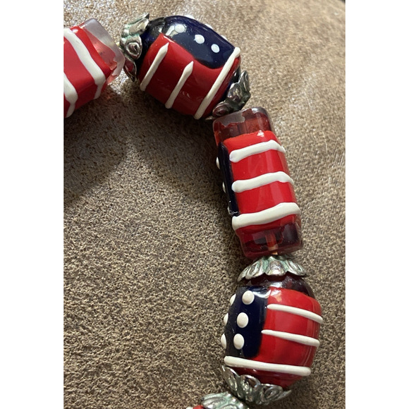 Red White Blue American Flag Glass Bead Blue Stretchy Bracelet - Pre-Owned - Picture 4 of 7